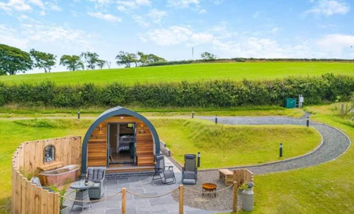 Glampio ger y gors glamping